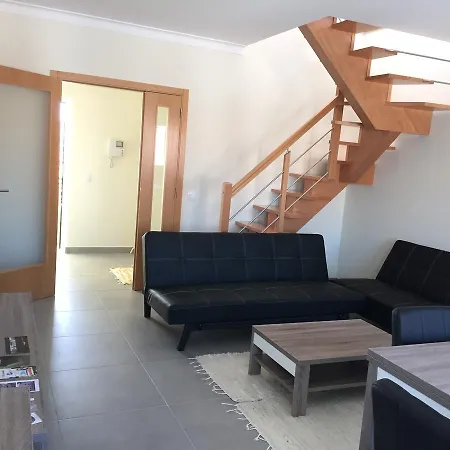 Mondego Terrace 아파트