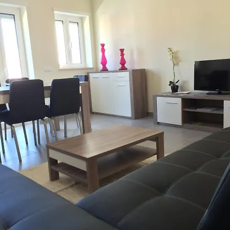 Mondego Terrace 아파트 *